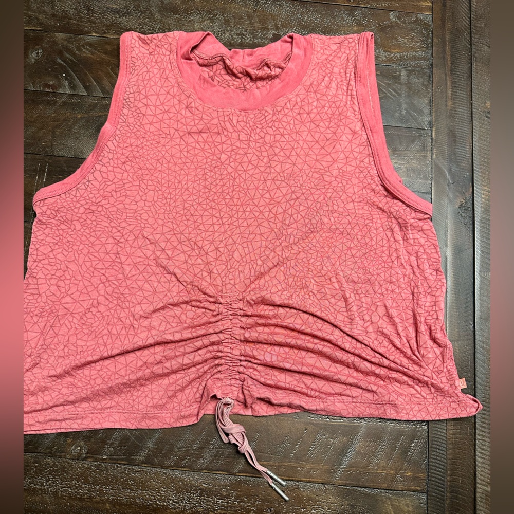 Lululemon size 6 ruched tank pink/rose colored
